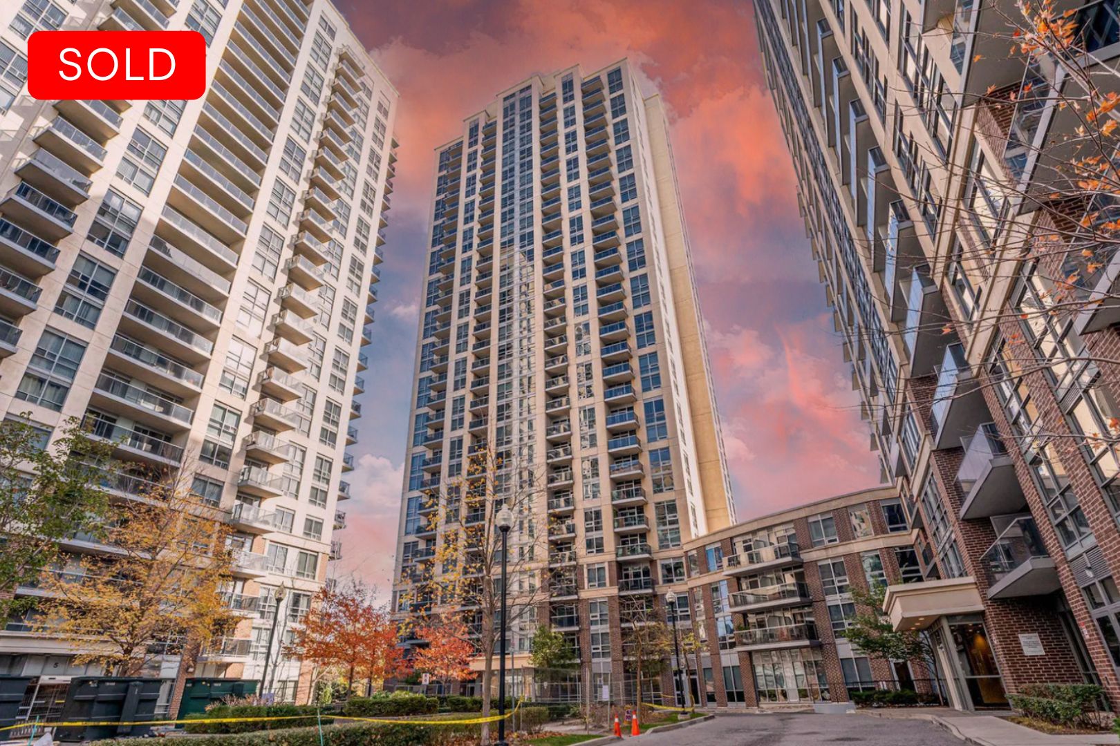 Etobicoke - 3 Michael Power Pl