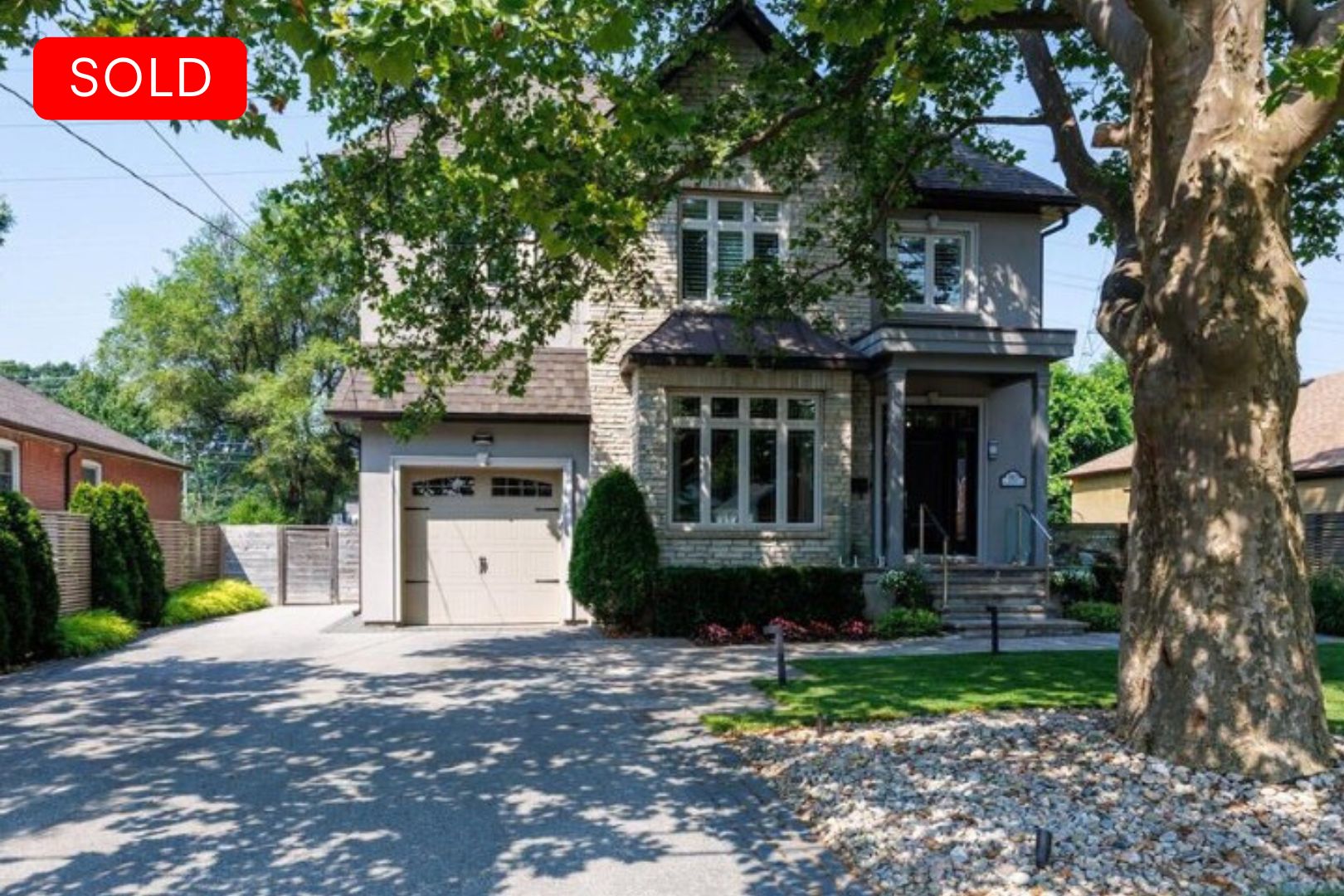 Toronto - 80 Haliburton Ave