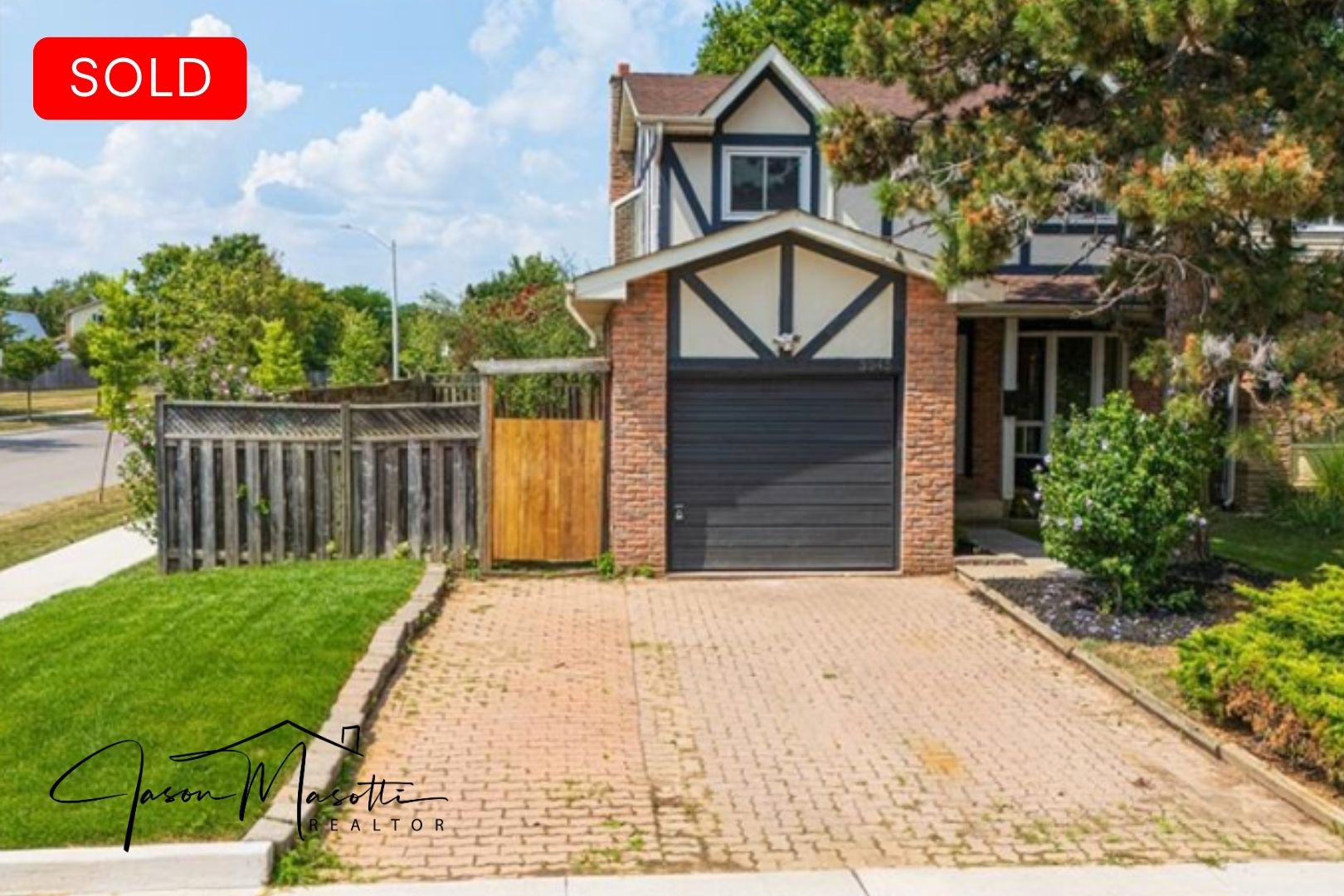 Burlington - 3045 Driftwood Dr (1)