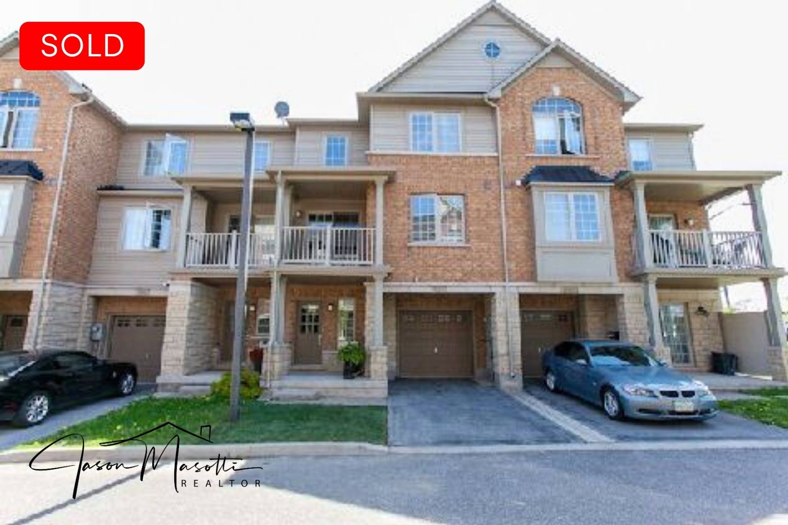 Burlington - 628 Maude Common