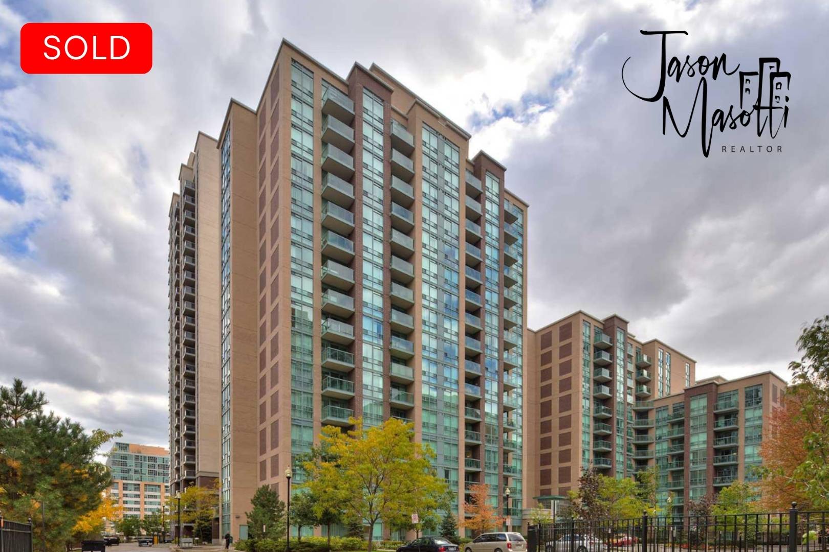 Etobicoke - 7 Michael Power Pl 305